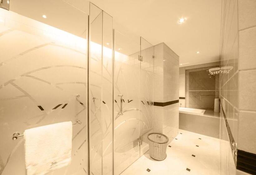 Lüks Süit, Paramount Gallery