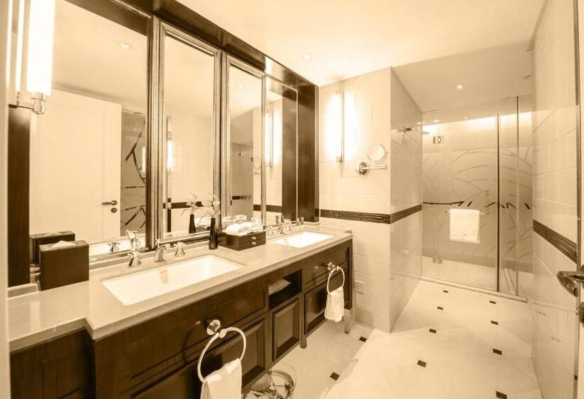 Lüks Süit, Paramount Gallery