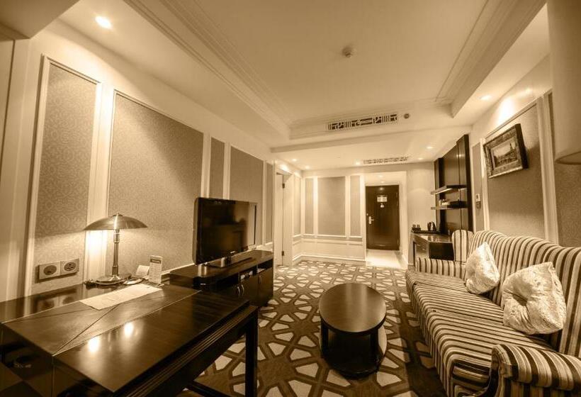 Lüks Süit, Paramount Gallery