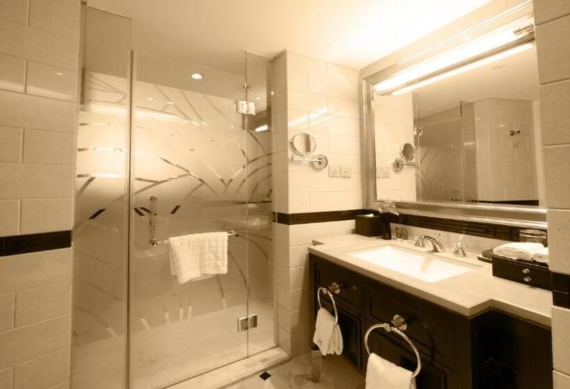 Business odası, Paramount Gallery