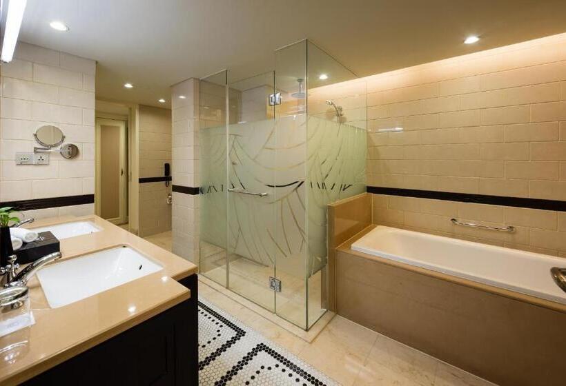 Delüks Oda, Paramount Gallery