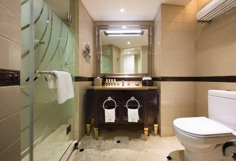 Business odası, Paramount Gallery