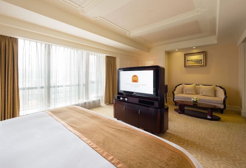 Delüks Oda, Paramount Gallery