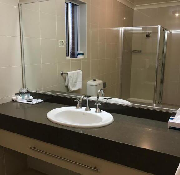 חדר משפחתי, The Kidman Wayside Inn