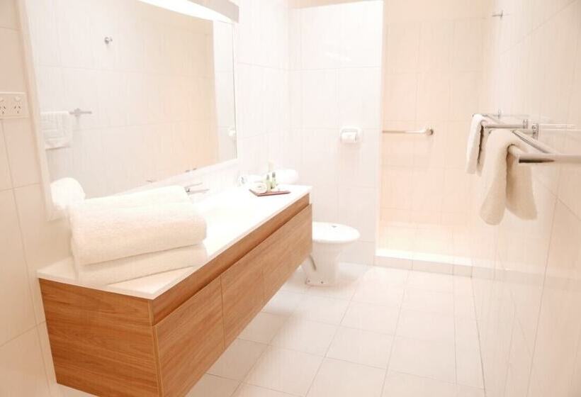 豪华房间, Junction Motel