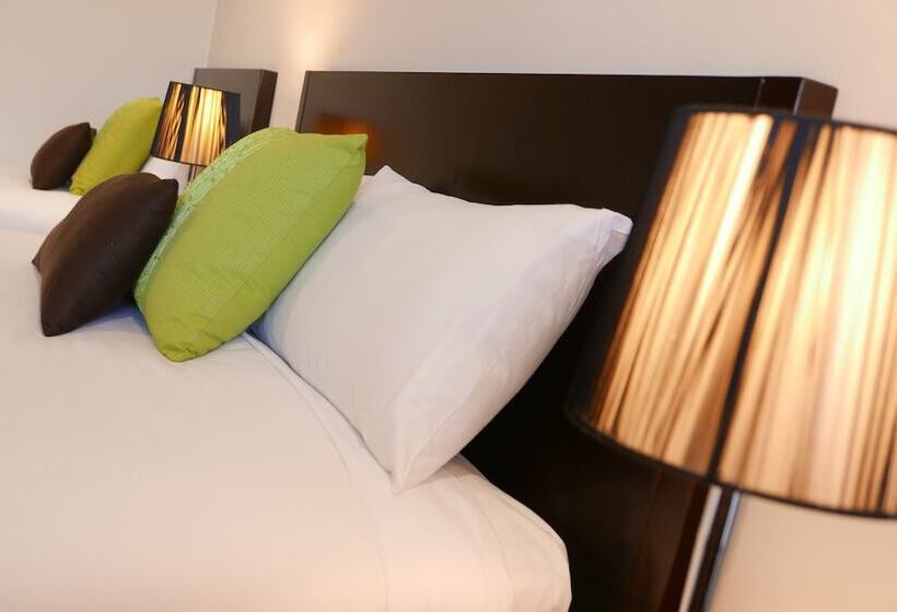 Номер Deluxe, Junction Motel