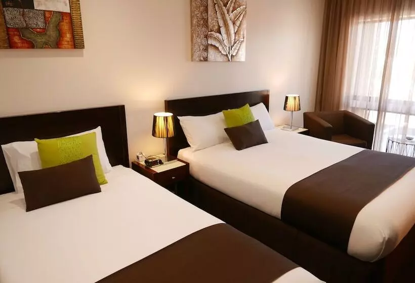 デラックスルーム, Junction Motel