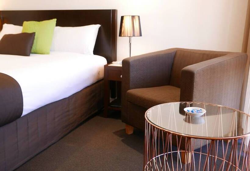 豪华房间, Junction Motel