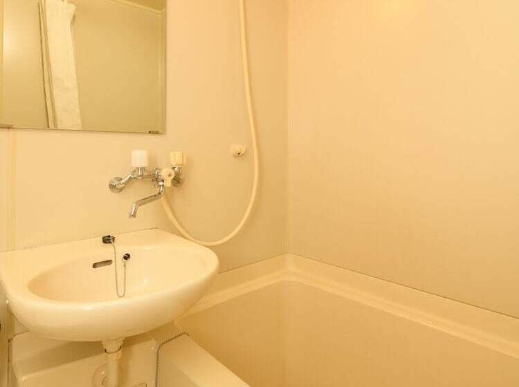 غرفة قياسية فردية, Inuyama Miyako