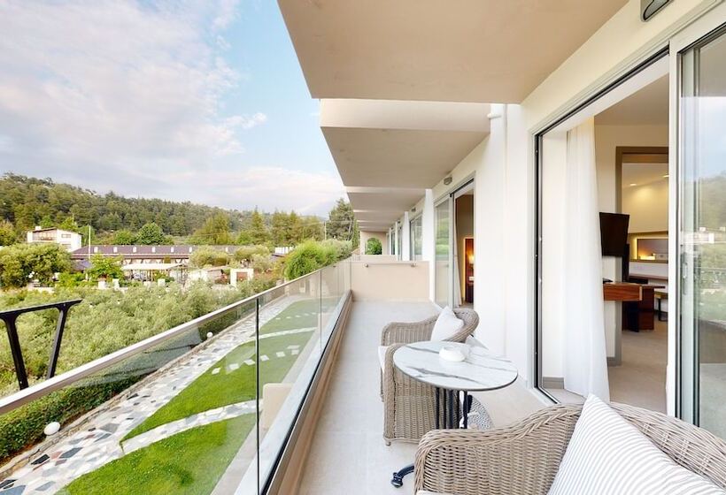 스위트, Acrotel Athena Pallas