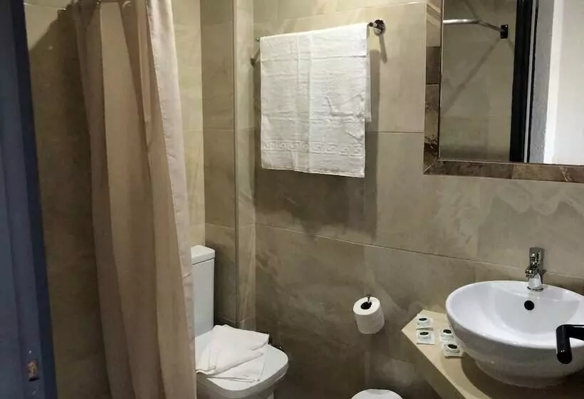 اتاق اکونومی یک تخته, Agrabella