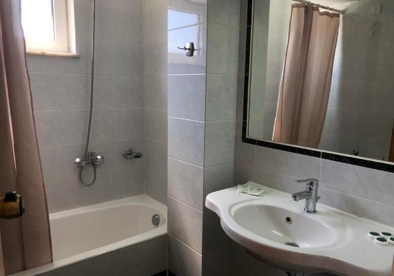 סוויטה משפחתית מוזלת, Agrabella