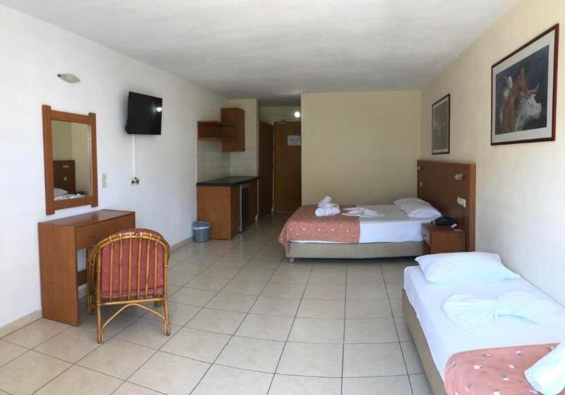 חדר סופריור לשלושה, Agrabella