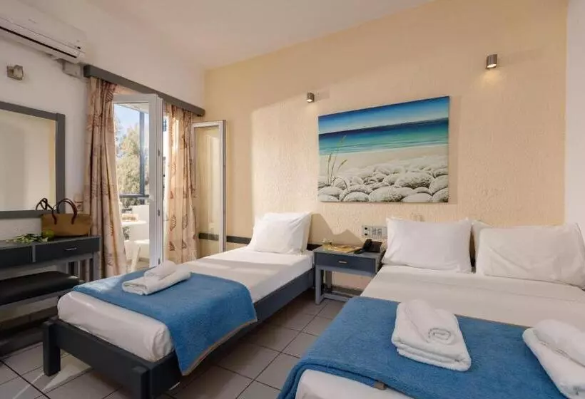 Economy Triple Room, Agrabella