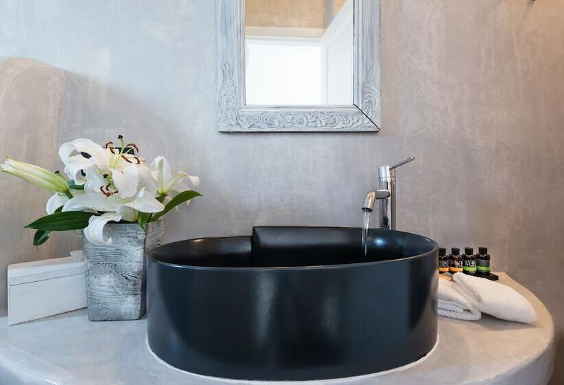 سوییت سوپریور, Alta Mare By Andronis