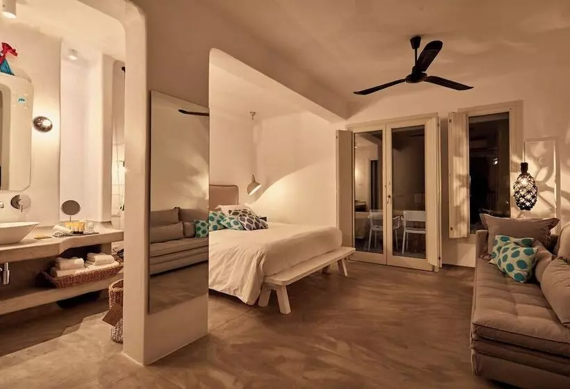 Deluxe Suite Sea View, Boheme Mykonos Town Small Luxury Hotels Of The World