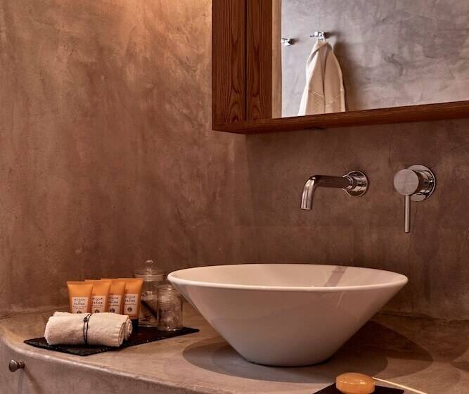 جناح سوبيريور مطل علي البحر, Boheme Mykonos Town   Small Luxury Hotels Of The World