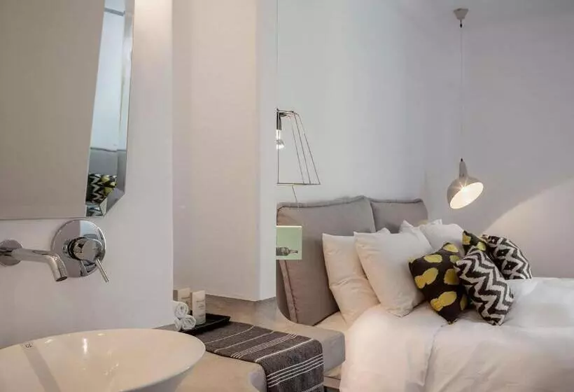 Deluxe Suite Sea View, Boheme Mykonos Town Small Luxury Hotels Of The World