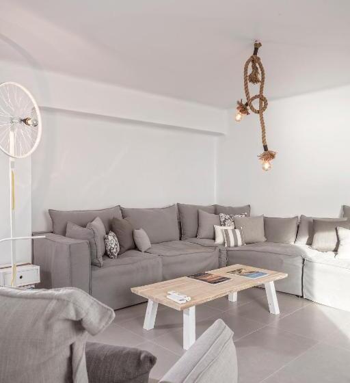 جناح مطلّ علي البحر مزود بجاكوزى, Boheme Mykonos Town   Small Luxury Hotels Of The World