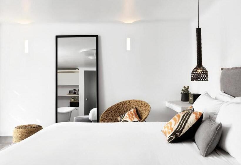 جناح مطلّ علي البحر مزود بجاكوزى, Boheme Mykonos Town   Small Luxury Hotels Of The World