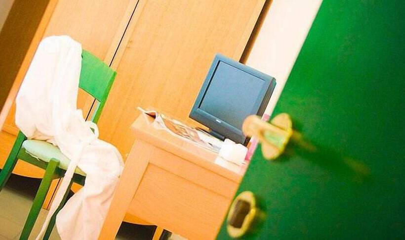 标准单人间, Grand Hotel Mediterraneo