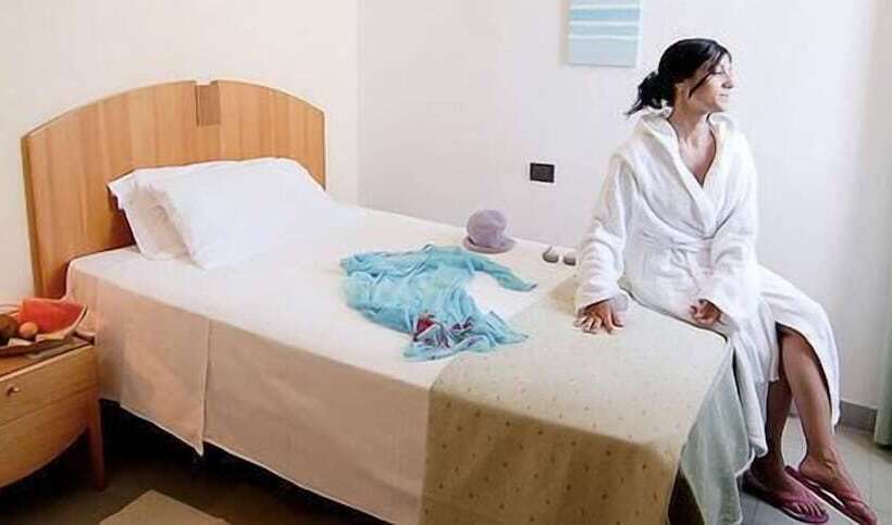 标准单人间, Grand Hotel Mediterraneo