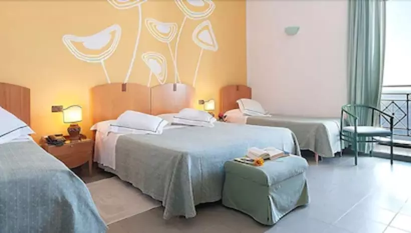 Standard Kolmen Hengen Huone, Grand Hotel Mediterraneo