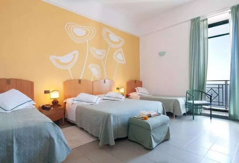 Standard Kolmen Hengen Huone, Grand Hotel Mediterraneo