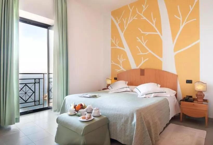 Standard-huone Merinäkymä, Grand Hotel Mediterraneo