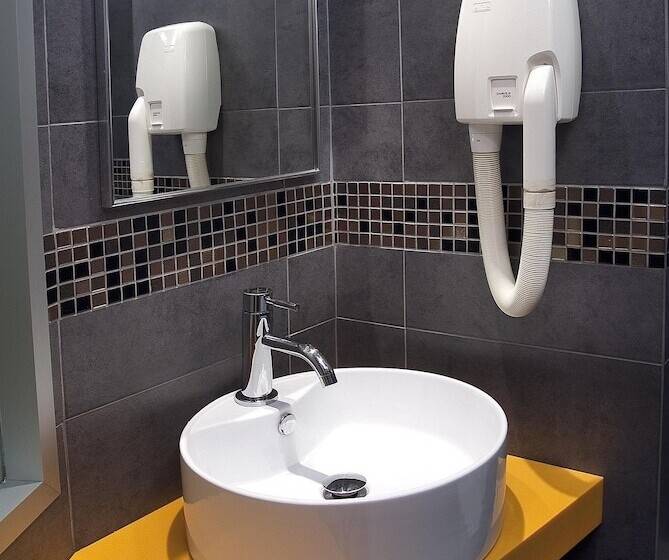 스탠다드 싱글 룸, Amazon