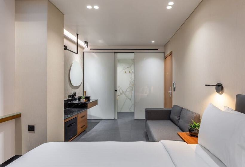 스탠다드 트리플 룸, Amazon