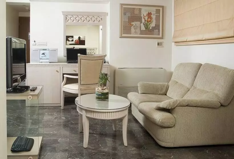 Suite amb Vistes, Amazon