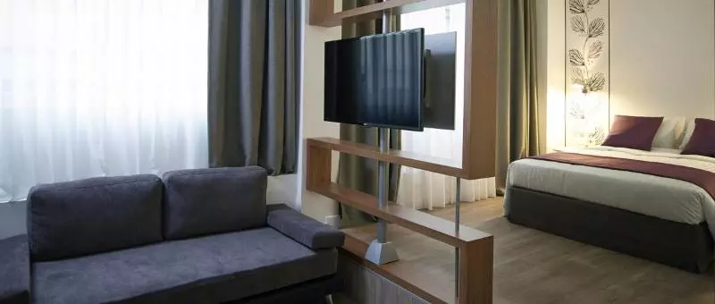 Family Room, Amazon