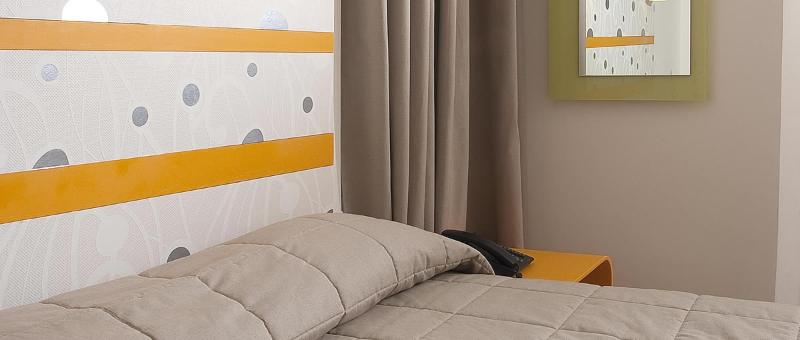 스탠다드 싱글 룸, Amazon