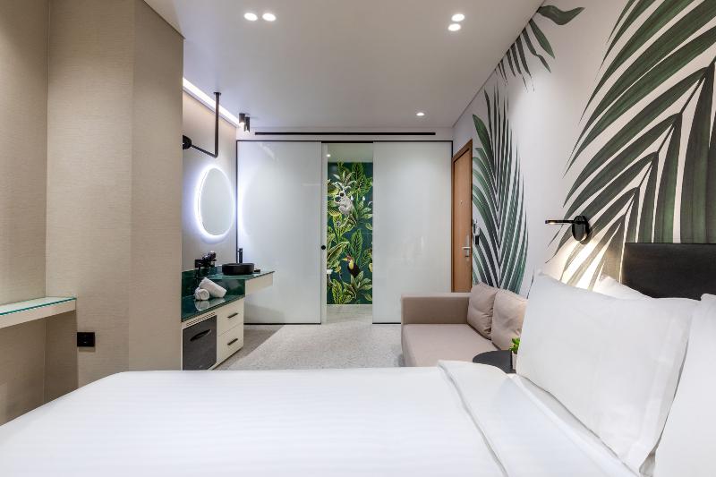 스탠다드 트리플 룸, Amazon