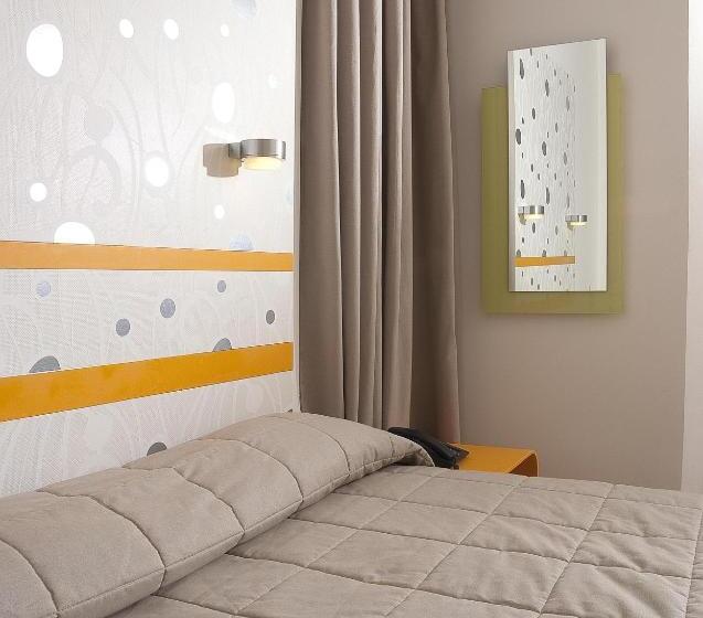 스탠다드 싱글 룸, Amazon