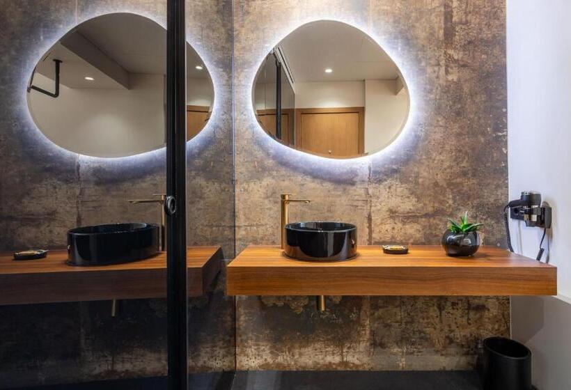 스탠다드 룸, Amazon