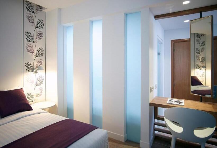 패밀리 룸, Amazon