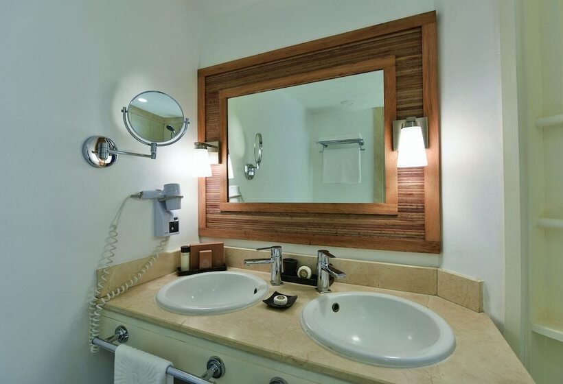 اتاق استاندارد با چشم‌انداز دریا, Canonnier Beachcomber Golf Resort & Spa