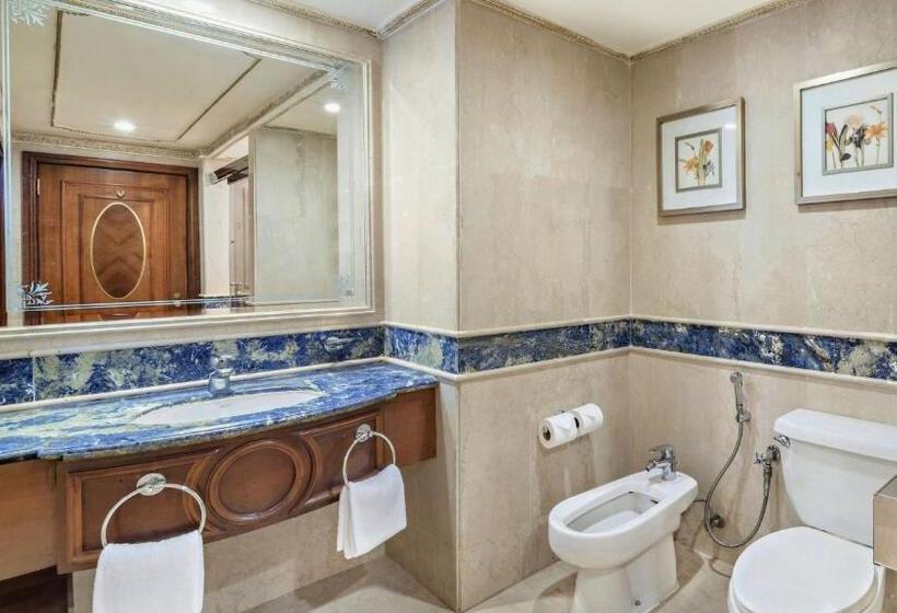 景色の見えるデラックスルーム, Dar Al Tawhid Intercontinental Makkah, An Ihg