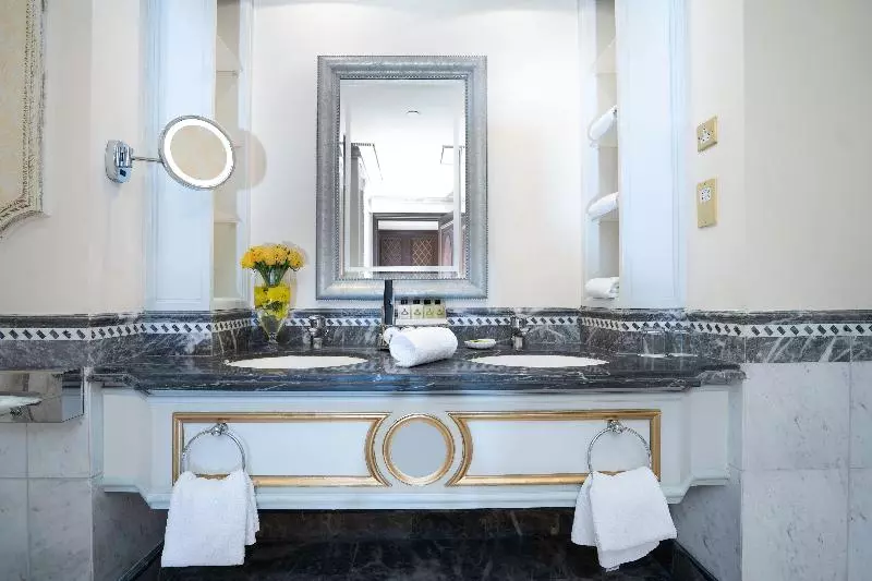 2 Bedroom Suite City View, Dar Al Tawhid Intercontinental Makkah, An Ihg