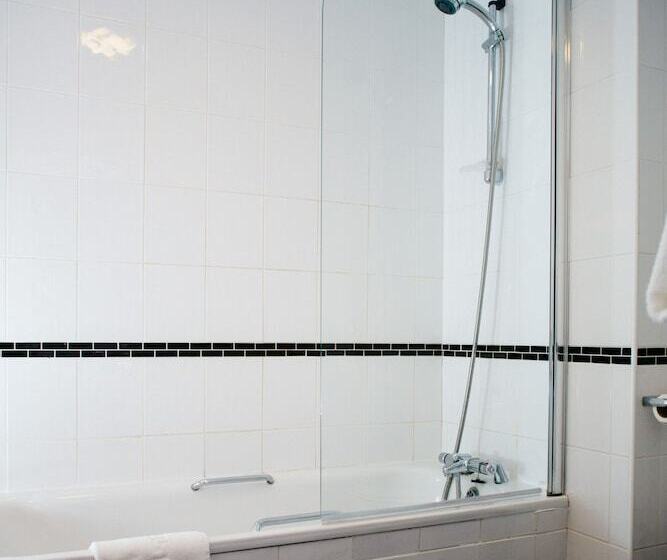 غرفة قياسية ثلاثية, De Normandie