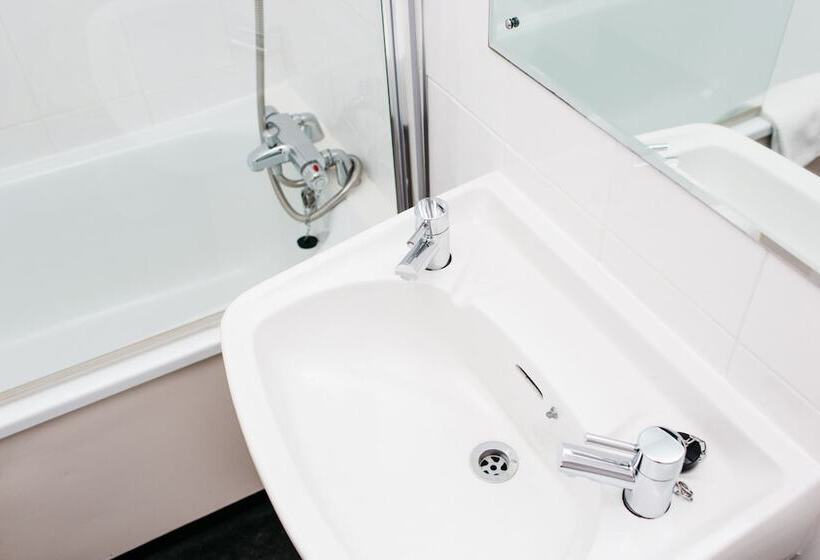 غرفة قياسية ثلاثية, De Normandie