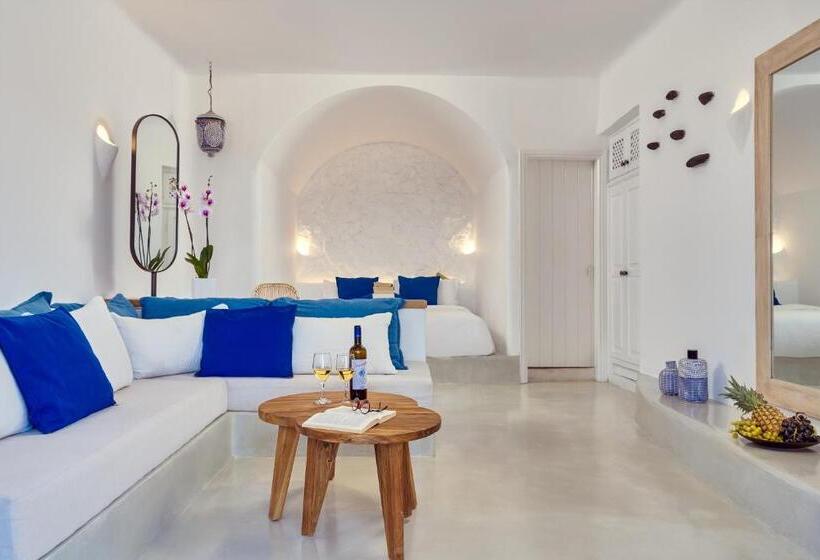 سوییت با چشم‌انداز دریا, Finikia Memories