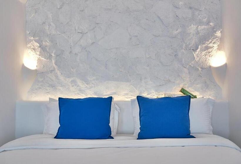 سوییت با چشم‌انداز دریا, Finikia Memories