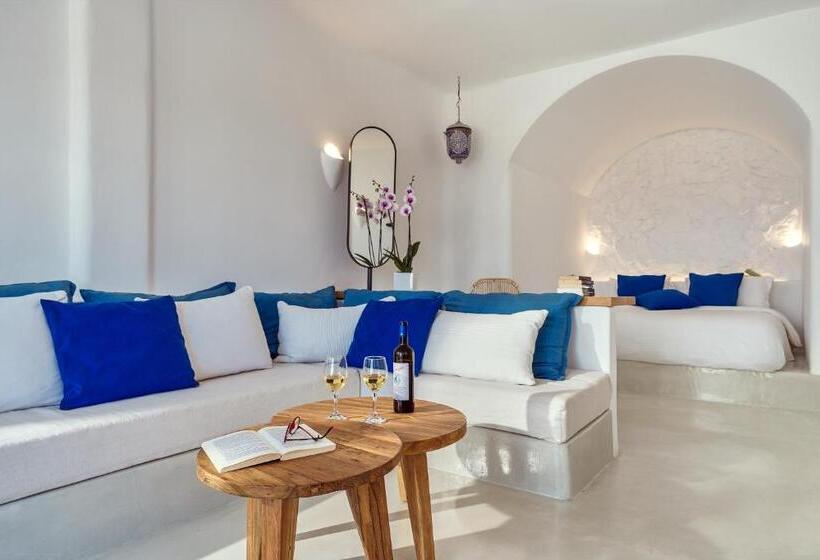 سوییت با چشم‌انداز دریا, Finikia Memories