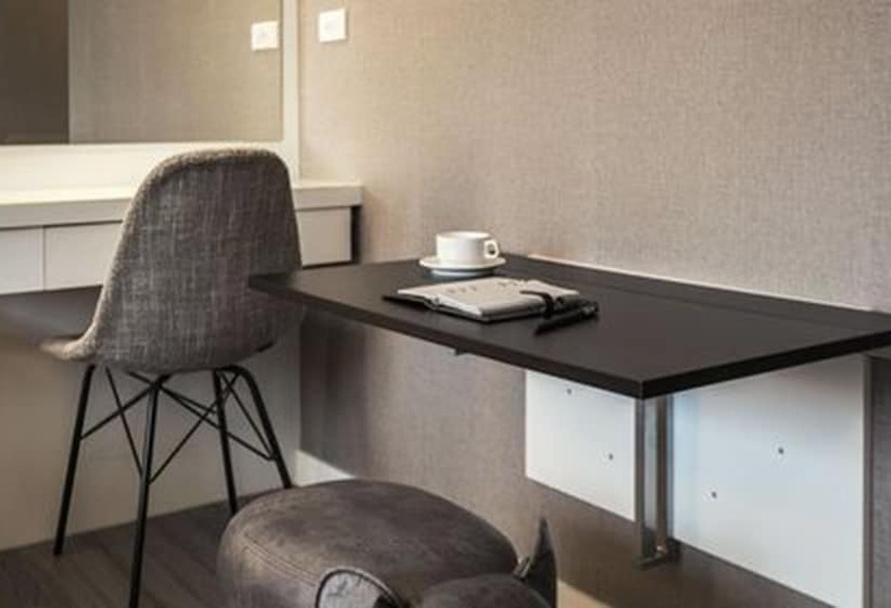 اتاق استاندارد سه نفره, Golden Garden