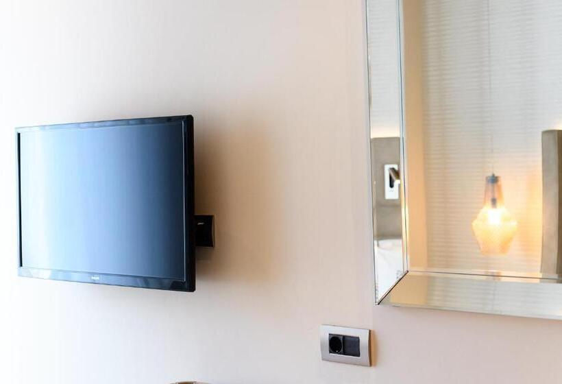 غرفة قياسية متصلة, Grand Hotel Palace