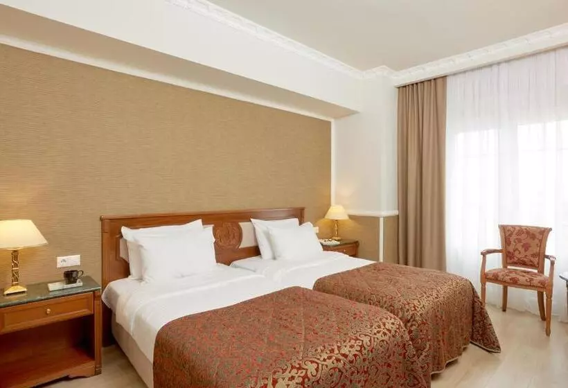 اتاق تودرتو کلاسیک, Grand Hotel Palace