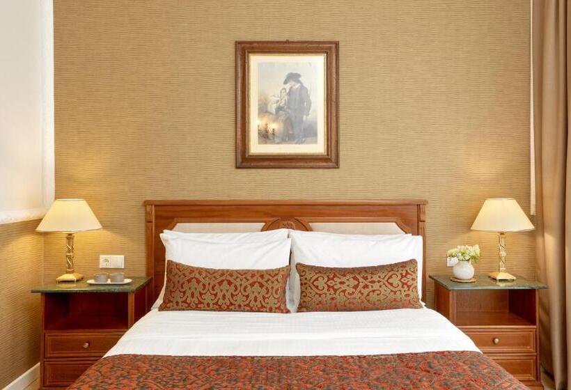 جناح عائلي, Grand Hotel Palace